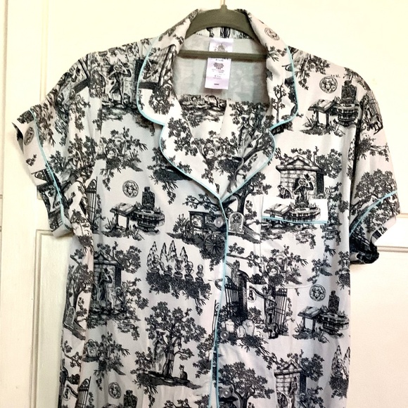 Disney’s Haunted Mansion Ladies pajama set - Picture 1 of 4